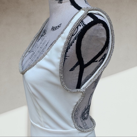 Plunging back white cocktail dress MEDIUM - Picture 6 of 11